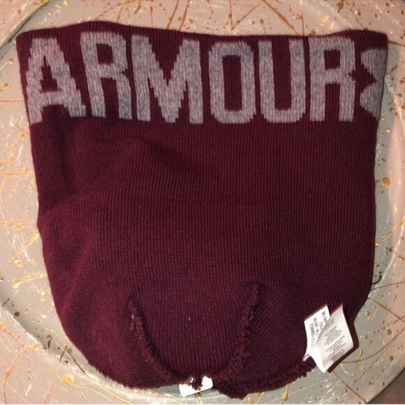 Under Armour Women’s Burgundy Gray Winter Knit Pom Pom Hat - Picture 5 of 9